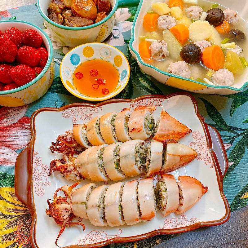 Bí quyết làm món mực trứng nhồi thịt xông khói ngon chuẩn vị