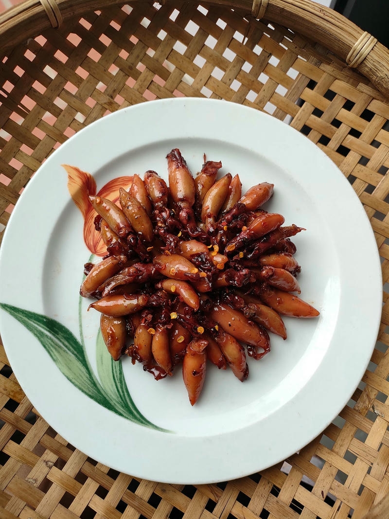 Bí quyết làm món mực trứng rim mắm đường ngon mê ly