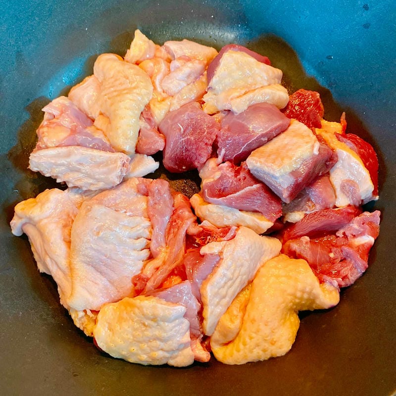 Bước 1: Sơ chế thịt ngan