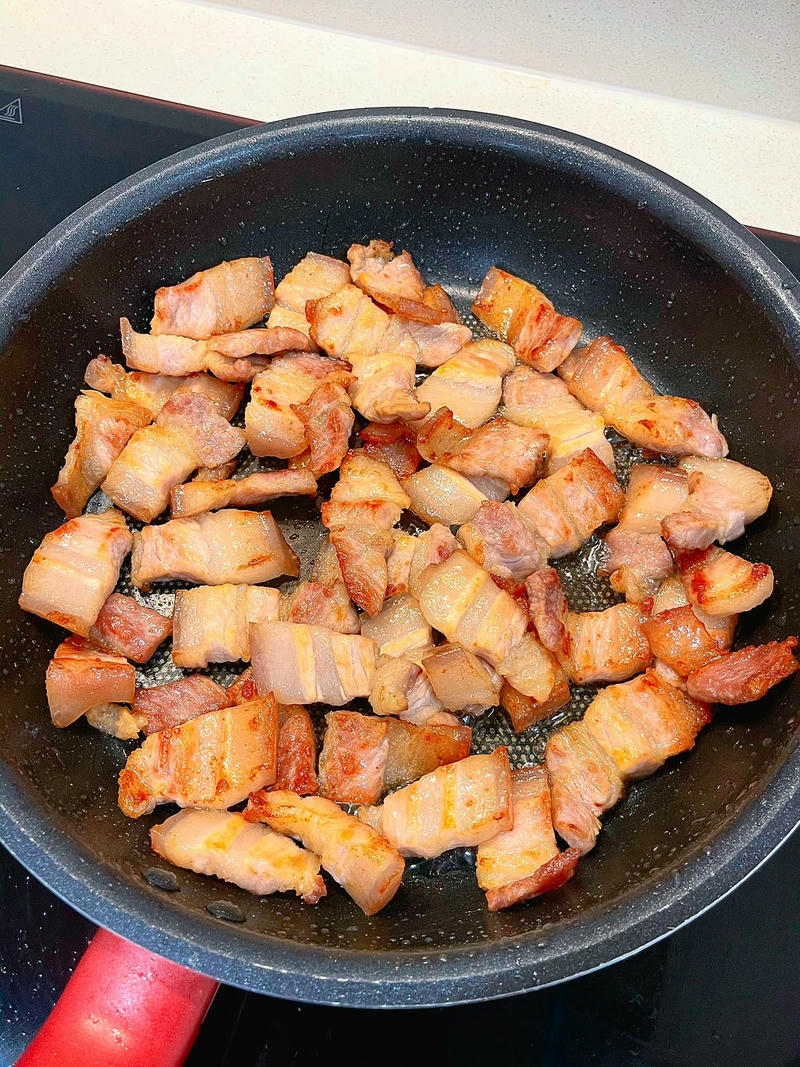Bước 2 Rang thịt