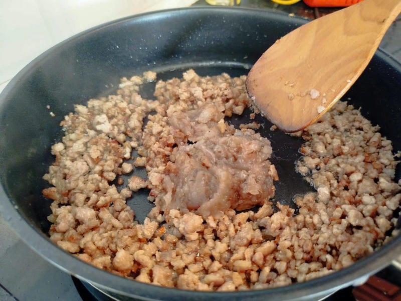 Bước 2: Ướp thịt