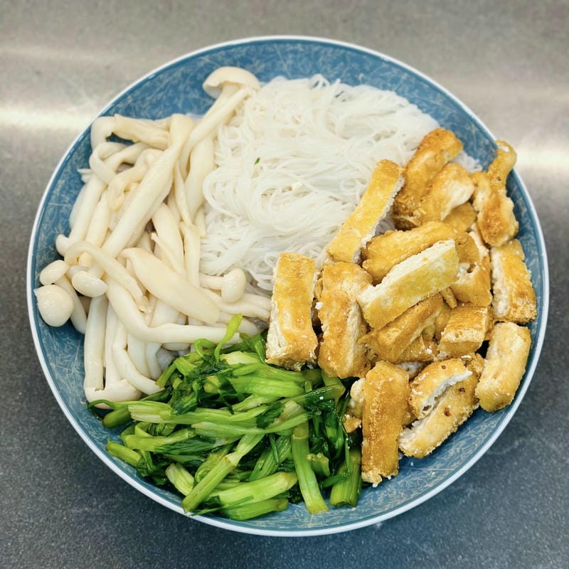 Cách làm bún trộn chay ngon tại nhà