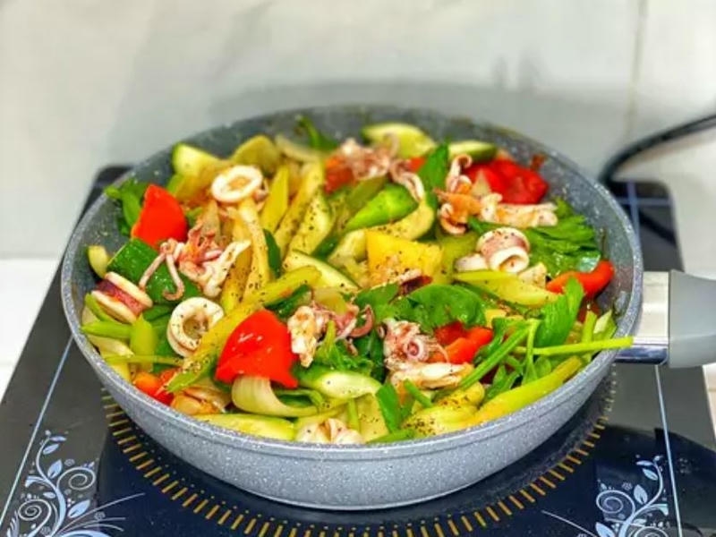 Cách làm mực xào dưa leo đơn giản tại nhà