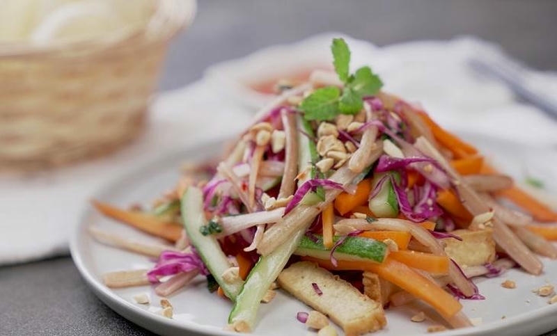 Cách làm nộm ngó sen chay ngon chuẩn vị