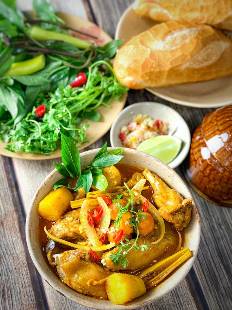 Cách thưởng thức cà ri gà ngon đúng điệu