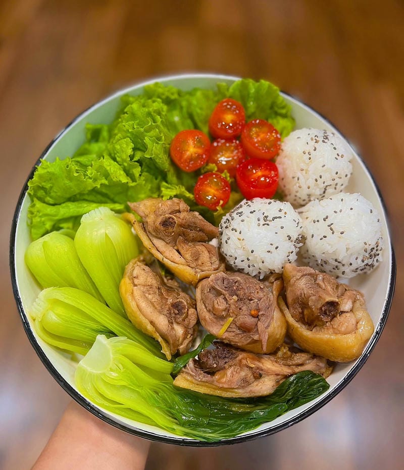 Cách thưởng thức gà rang gừng ngon đúng điệu