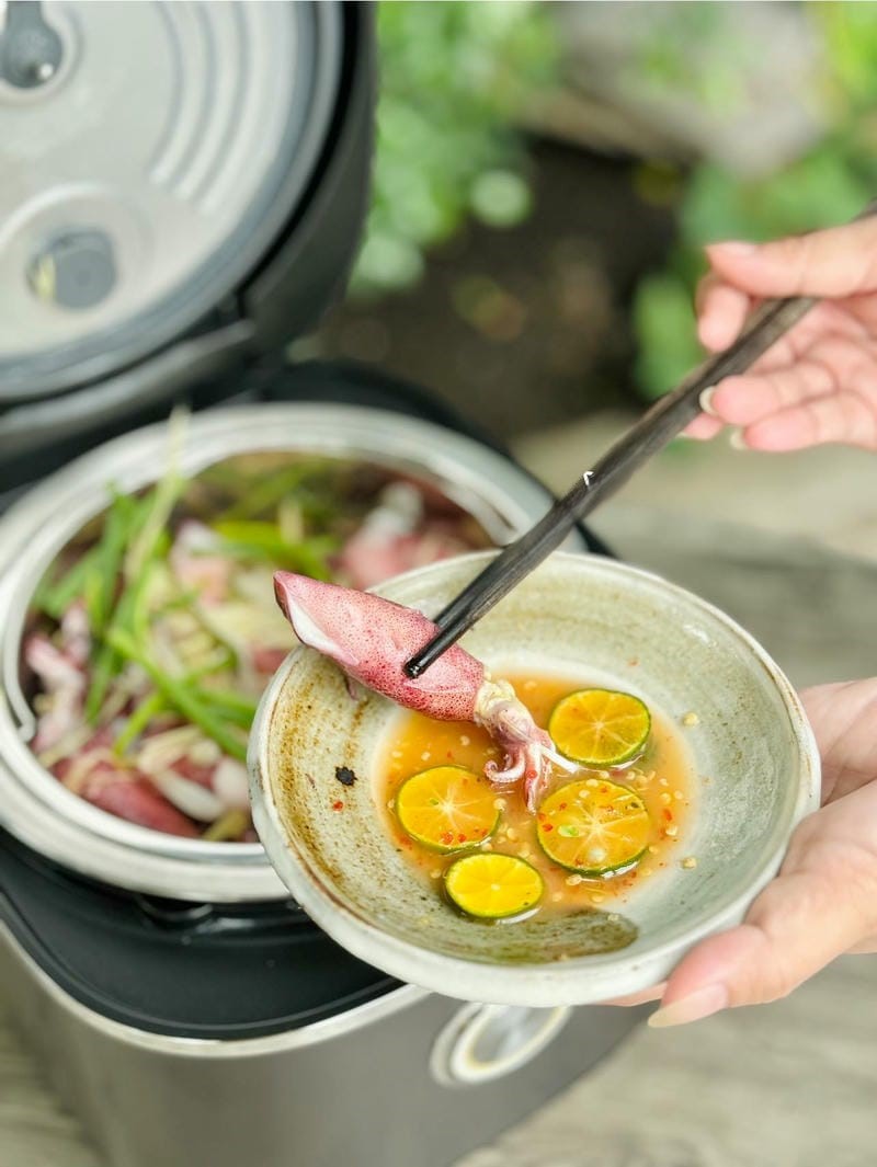 Cách thưởng thức mực trứng hấp gừng ngon đúng điệu