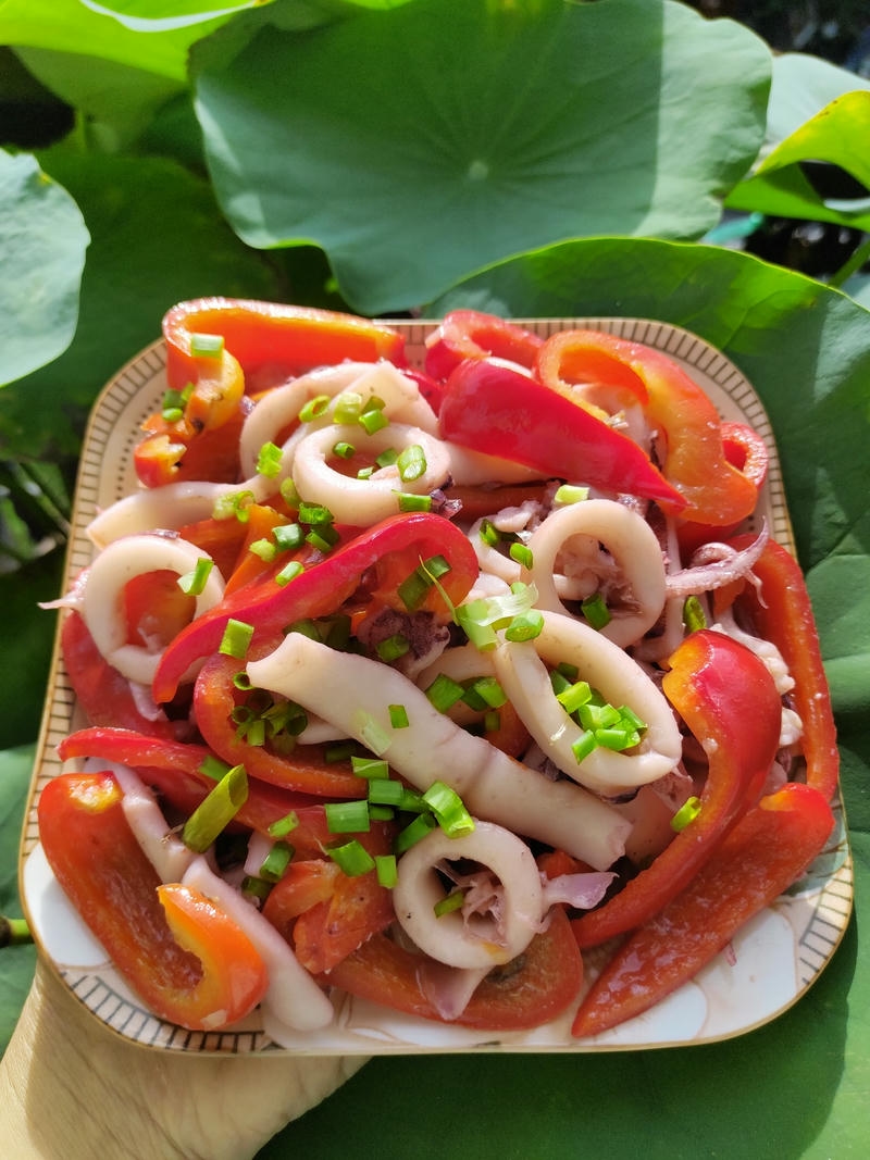 Mẹo để món mực xào ớt chuông ngon, giòn và không tanh