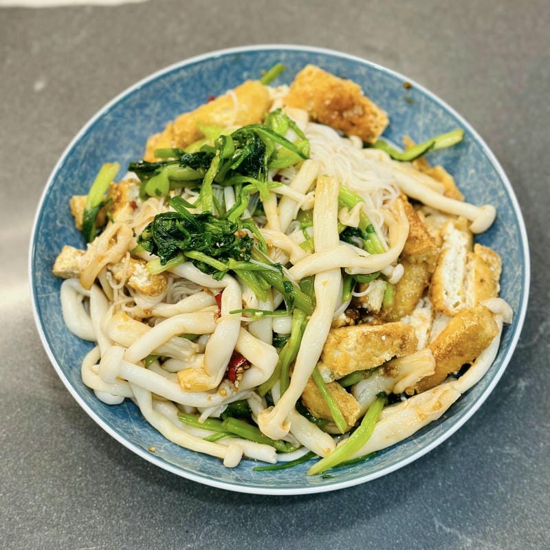 Mẹo làm bún trộn chay ngon đúng điệu