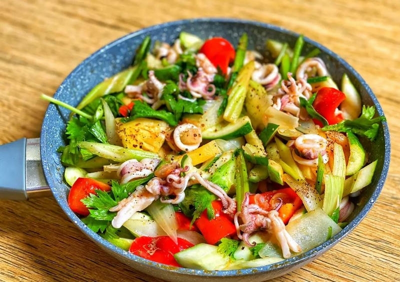 Nguyên liệu làm mực xào chua ngọt